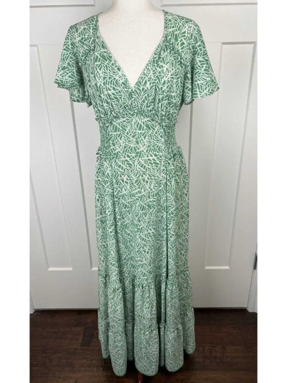 i want a green dress in french The Azalea Maxi Nap Dress main image 0